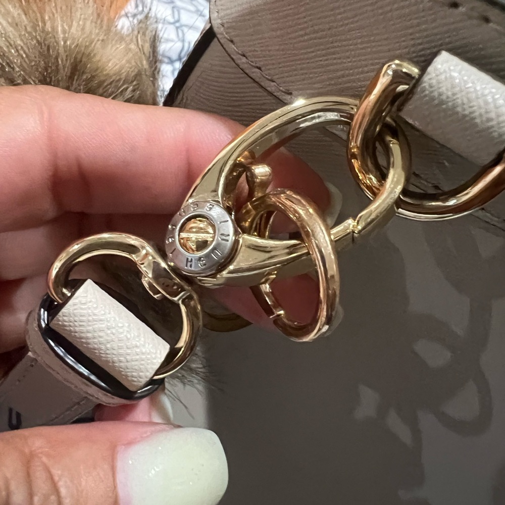 Henri Bendi bag with charm in excellent condition. very clean no stains no smell - Picture 11 of 16